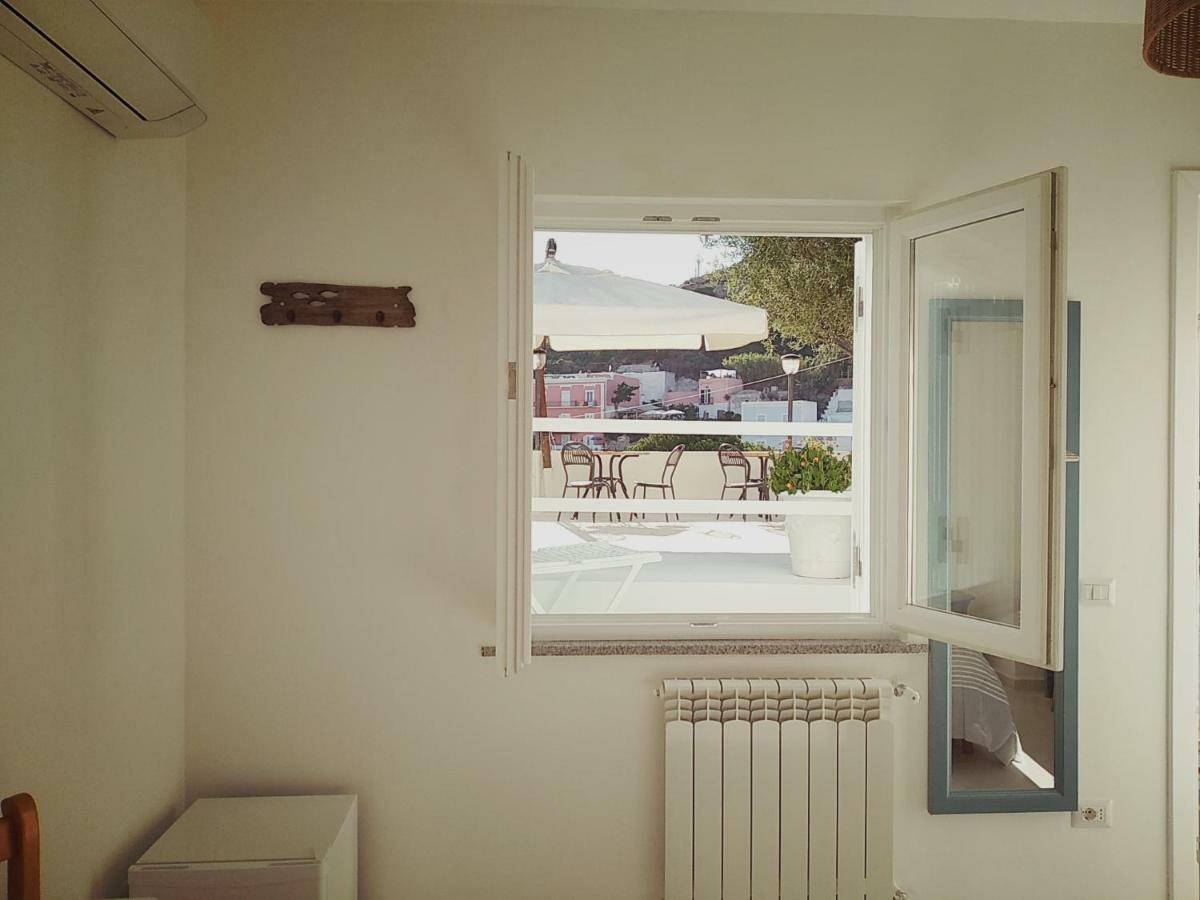 Il Capriccio Guesthouse Ponza Exterior photo
